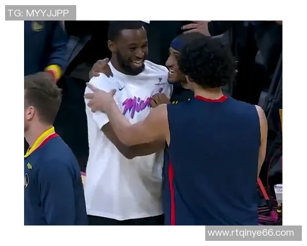 克莱被菜鸟谩骂，维金斯暖心一幕，正告队友敬重长辈！